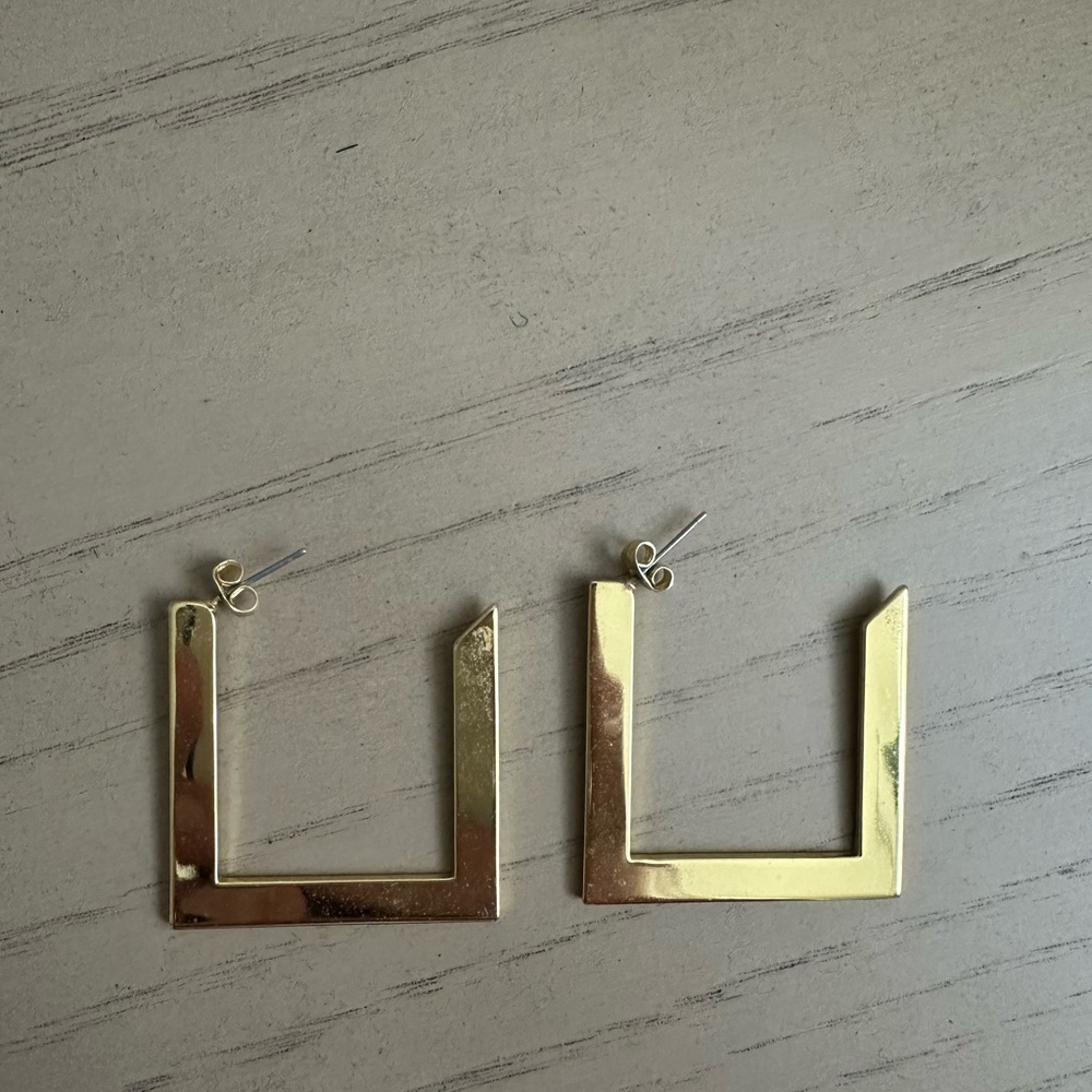 Elegant Gold Square Earrings